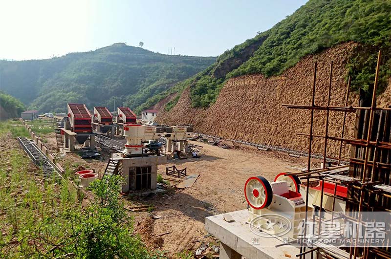 設備地基兩手抓，不誤生產緊掙錢