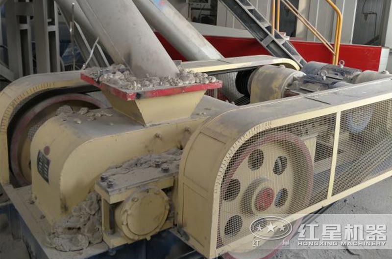 關(guān)于對(duì)輥式破碎機(jī)，客戶最常問的5個(gè)問題（紅星老師傅實(shí)地講解）